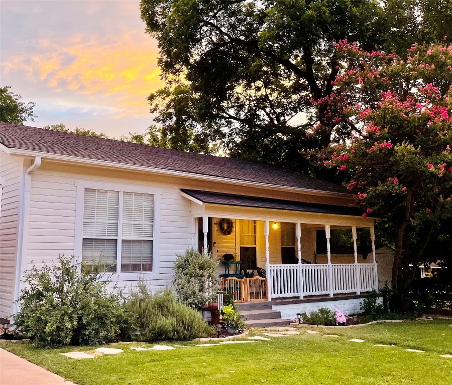 318 S Walnut Street Weatherford TX 76086
