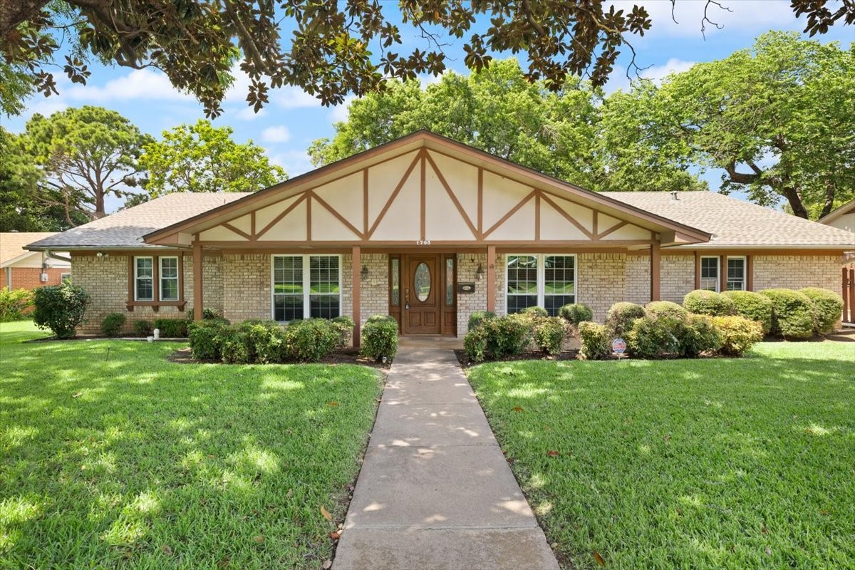 1705 Wellington Court Arlington TX 76013