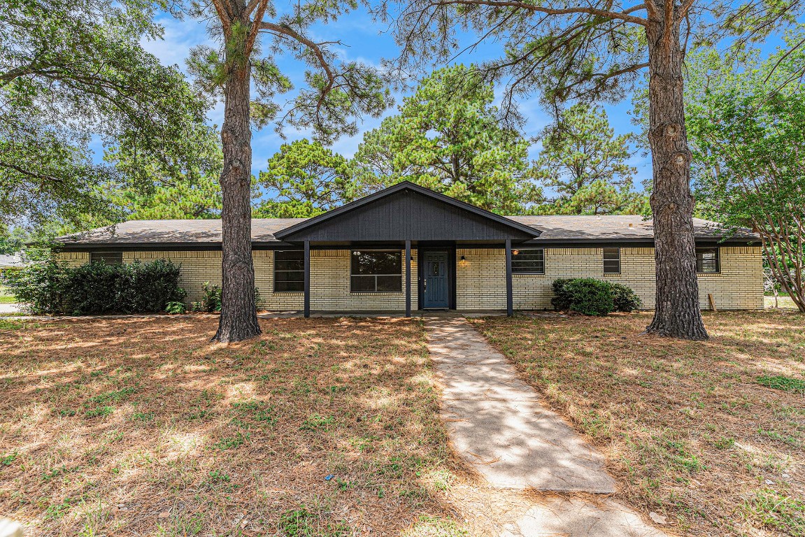 402 Greenbriar Avenue Keene TX 76059