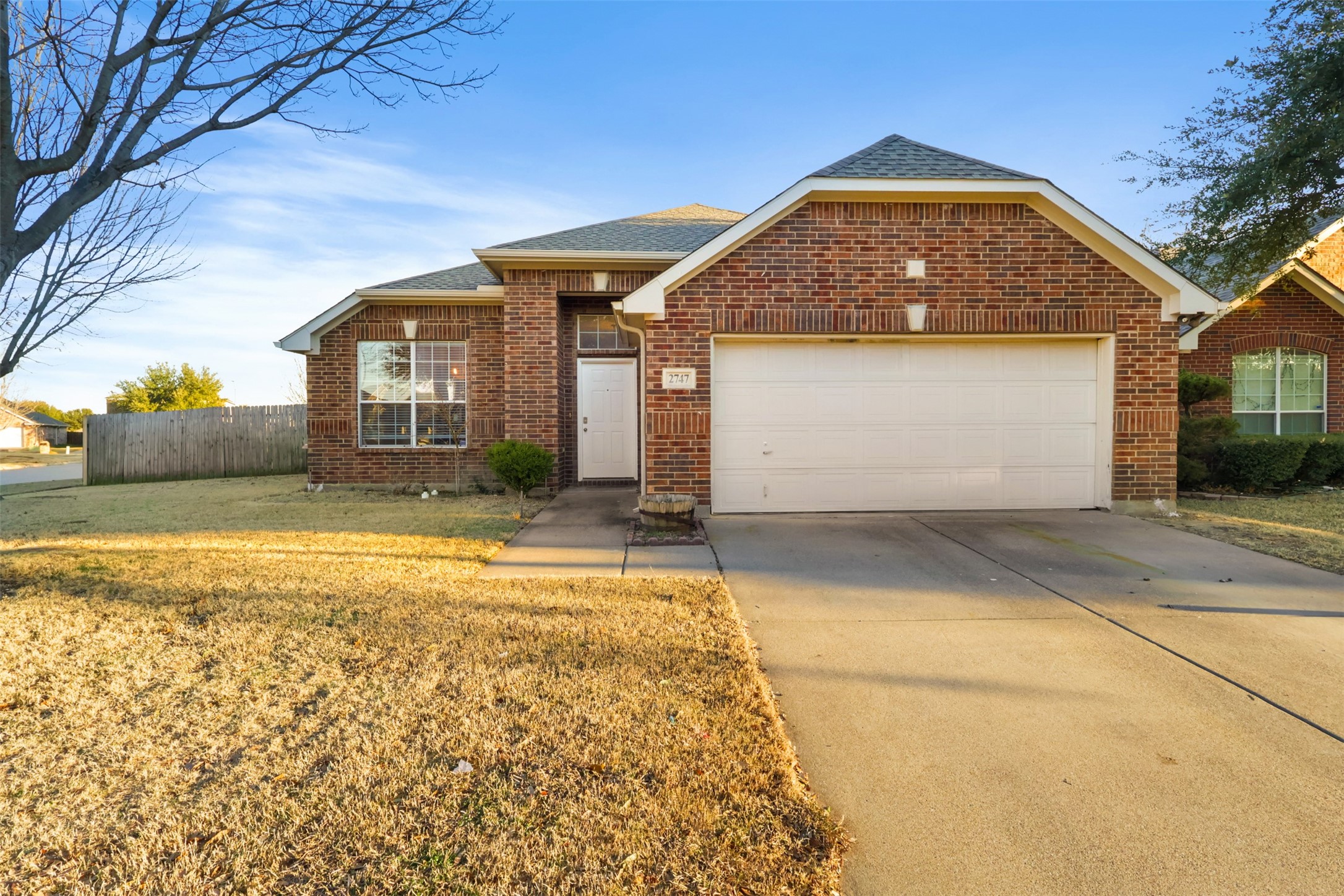 2747 Autumn Breeze Grand Prairie TX 75052