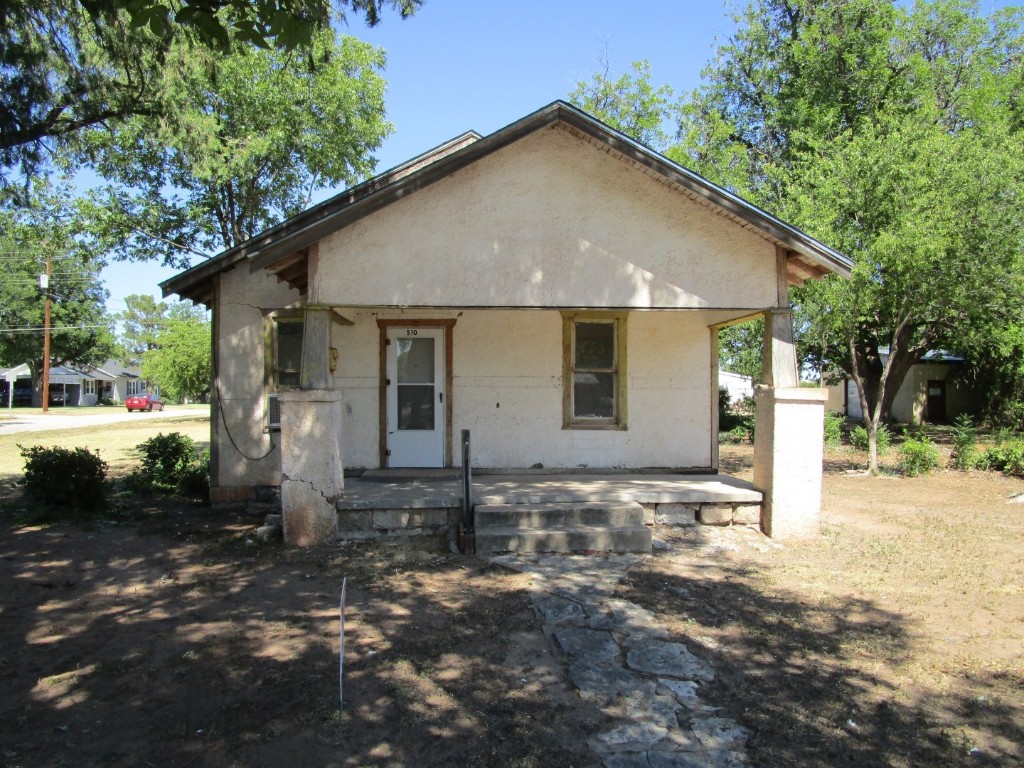510 N Stratton Street Seymour TX 76380