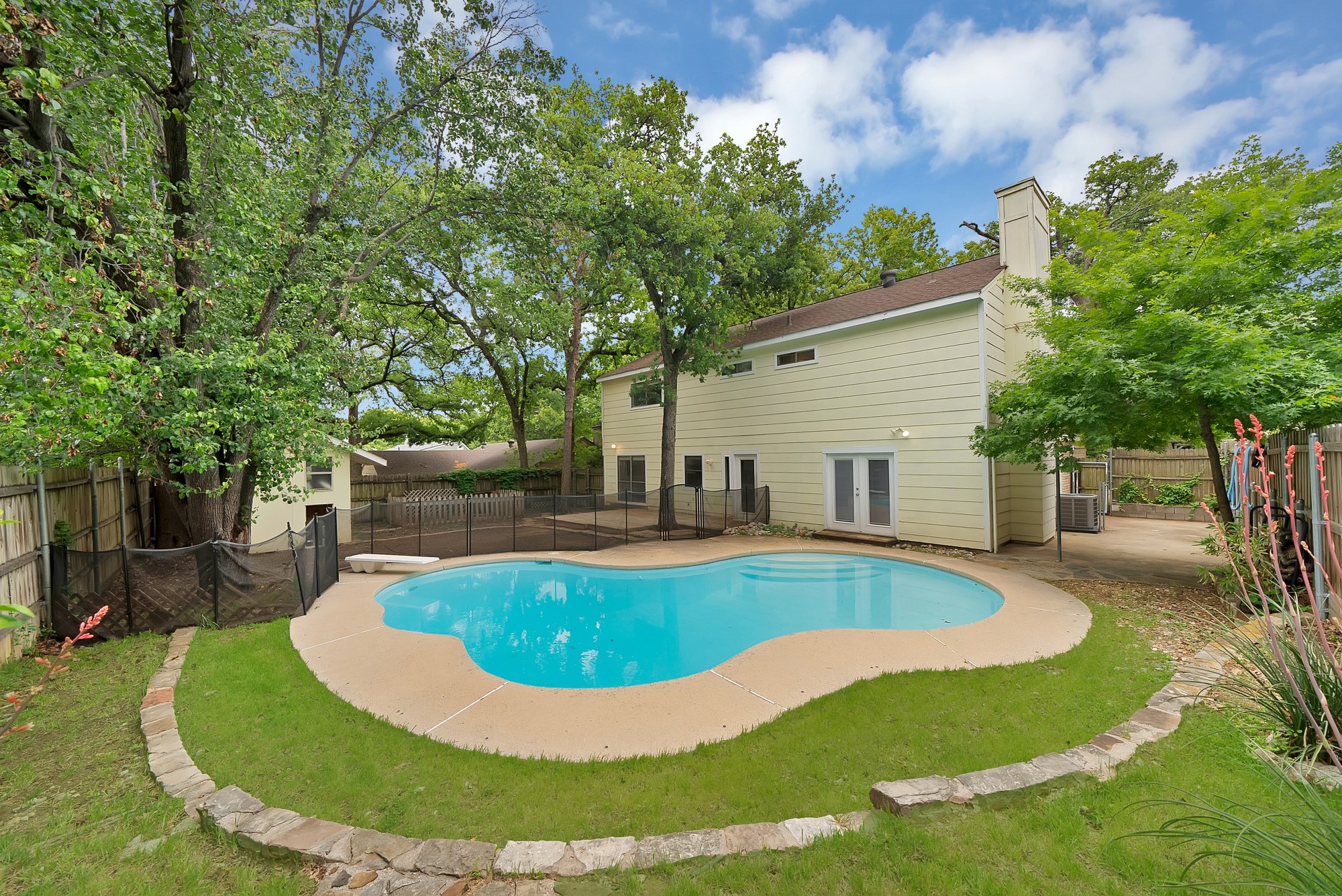 413 Wild Oak Lane Euless TX 76039