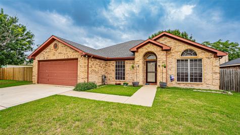 1228 Meadow Glen Crowley TX 76036