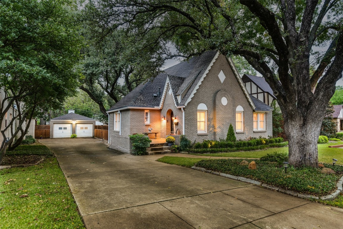 3201 Lamesa Place Fort Worth TX 76109