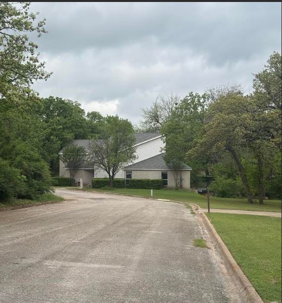 6 Creekwood Trail Bowie TX 76230