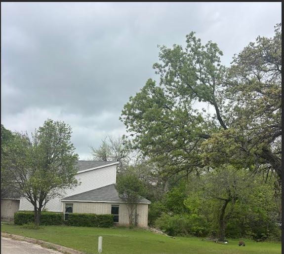 6 Creekwood Trail Bowie TX 76230