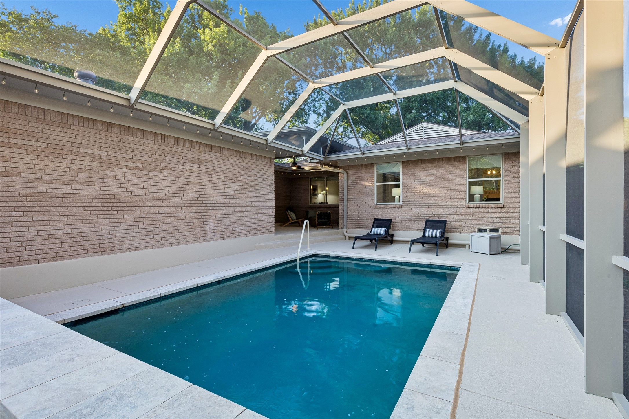 8871 Liptonshire Drive Dallas TX 75238