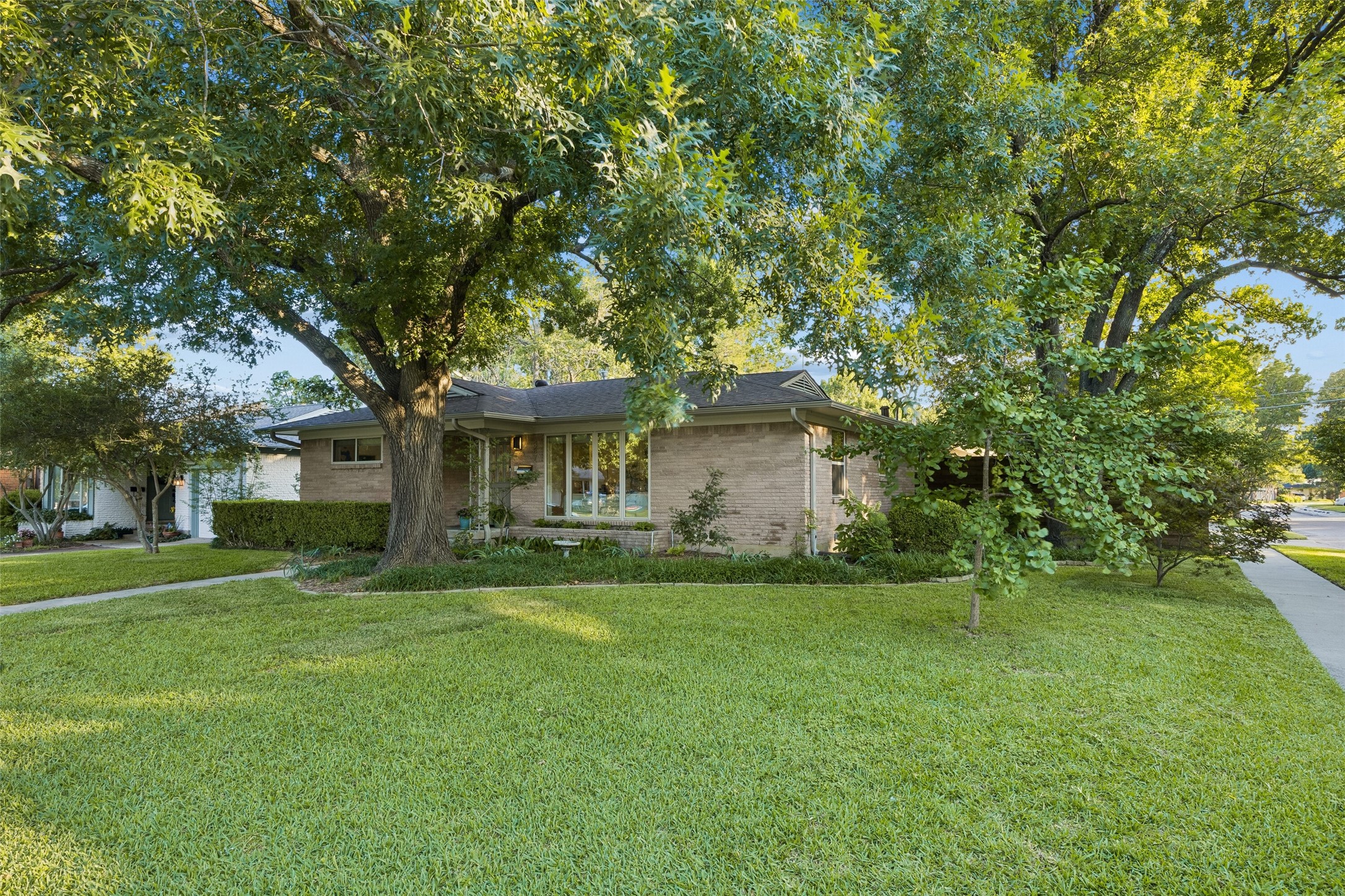 8871 Liptonshire Drive Dallas TX 75238