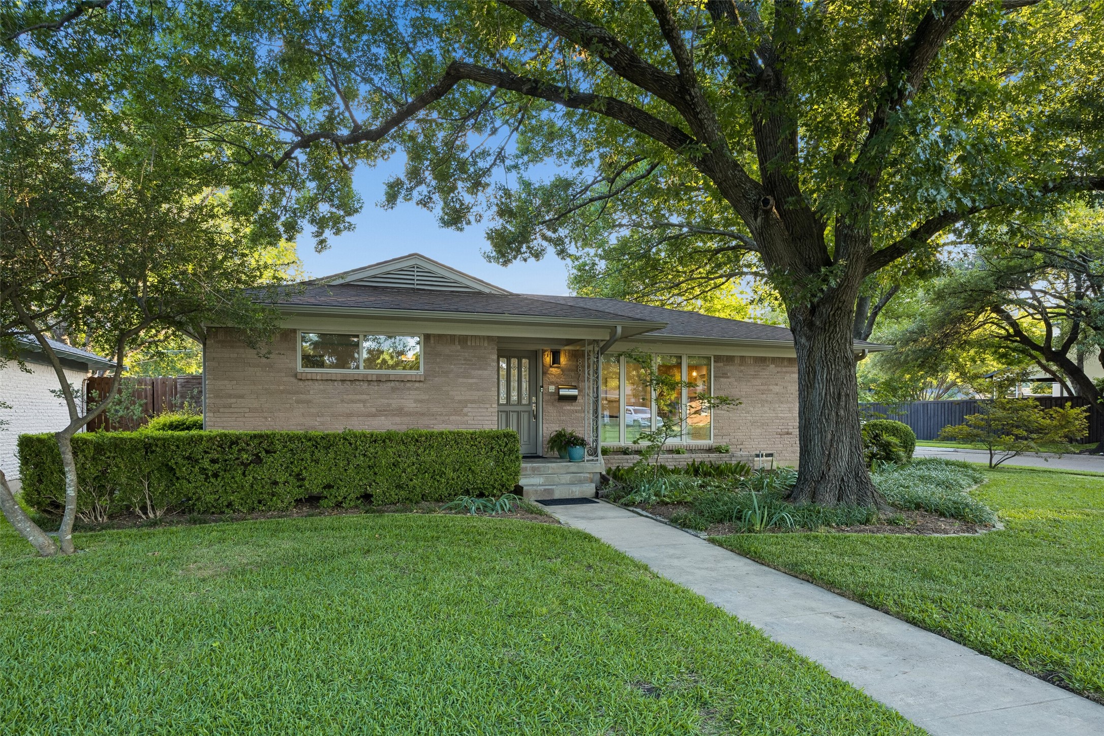 8871 Liptonshire Drive Dallas TX 75238