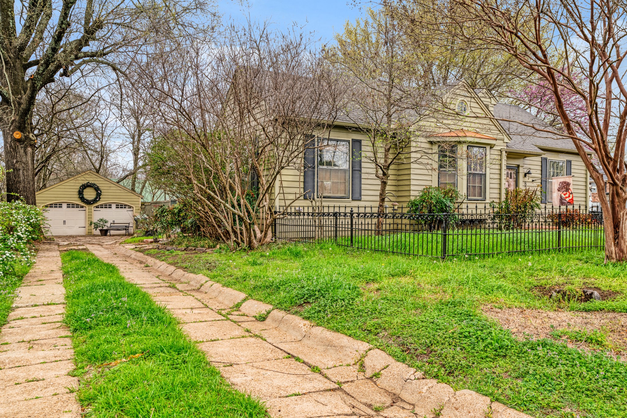 824 S Main Street Paris TX 75460