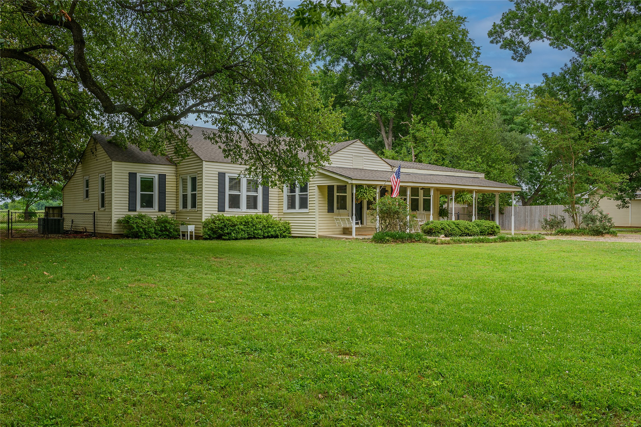 208 Louisiana Street Belcher LA 71004