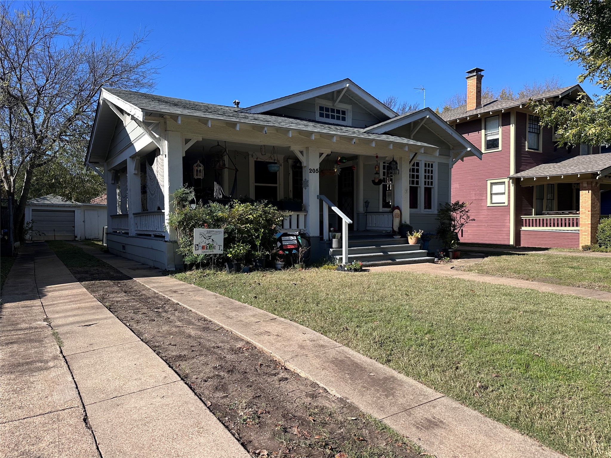205 Rosemont Avenue Dallas TX 75208