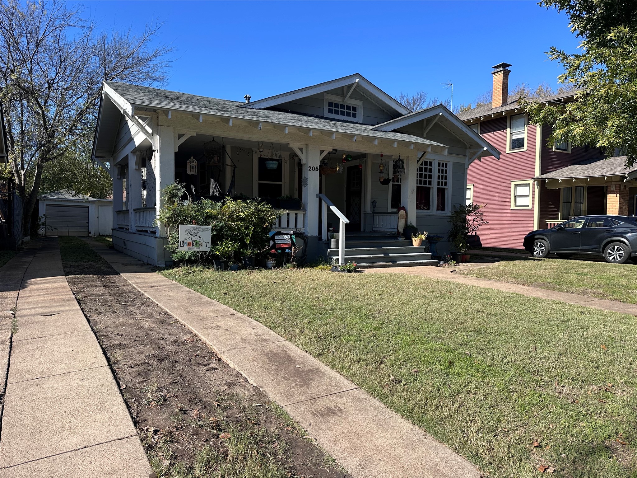 205 Rosemont Avenue Dallas TX 75208