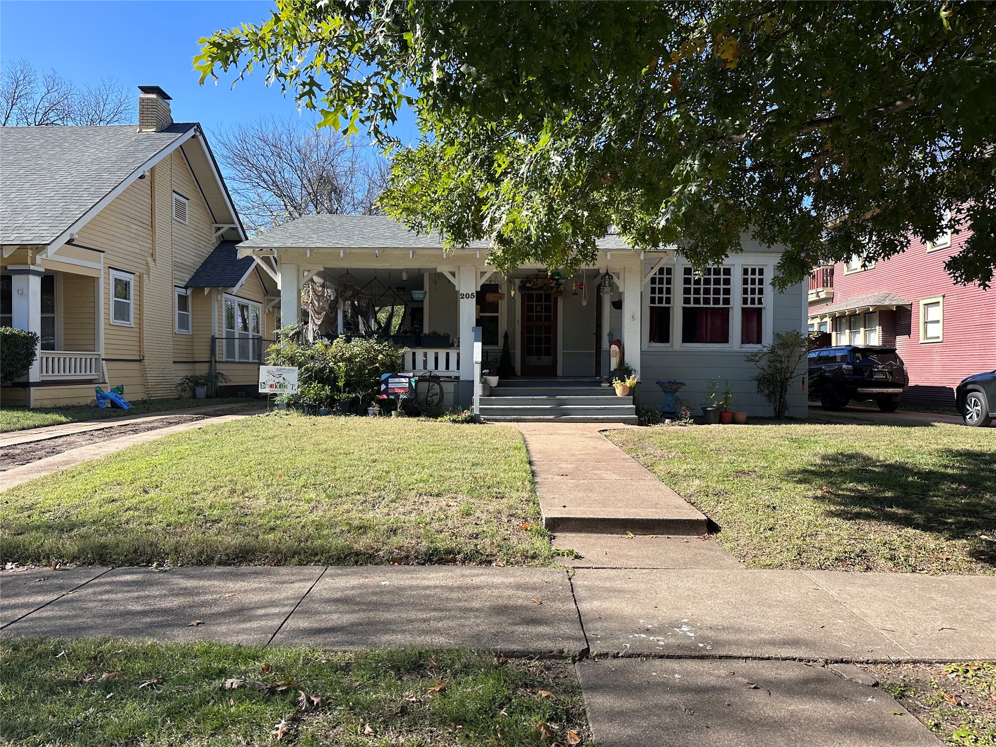 205 Rosemont Avenue Dallas TX 75208