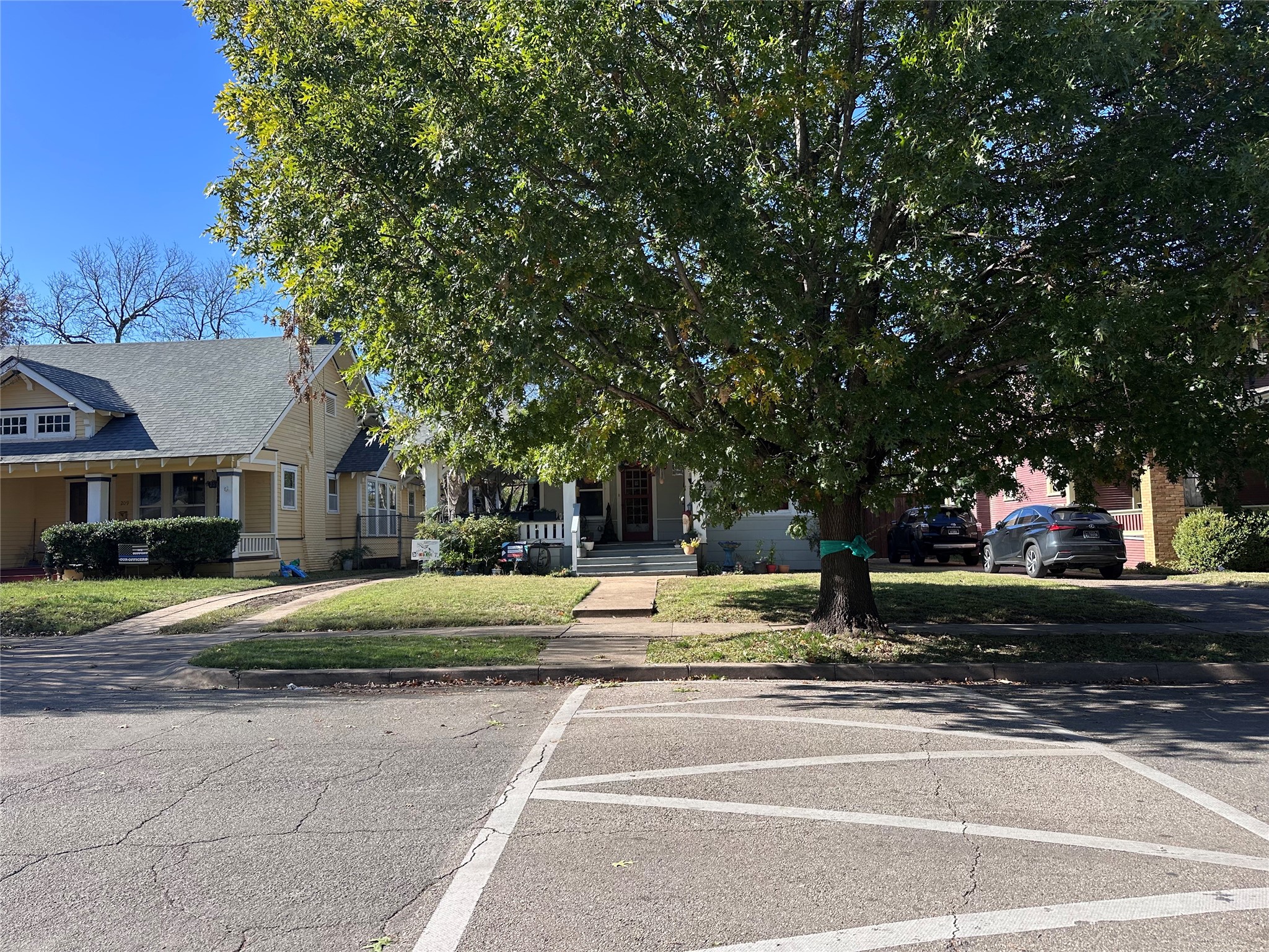 205 Rosemont Avenue Dallas TX 75208