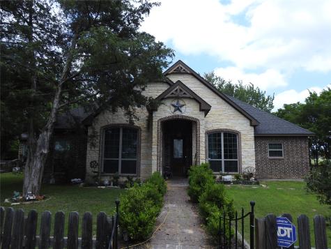 1468 County Road 4015 Savoy TX 75479
