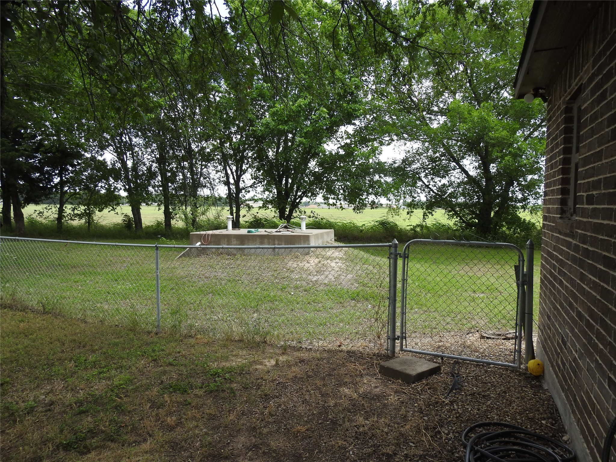 1468 County Road 4015 Savoy TX 75479