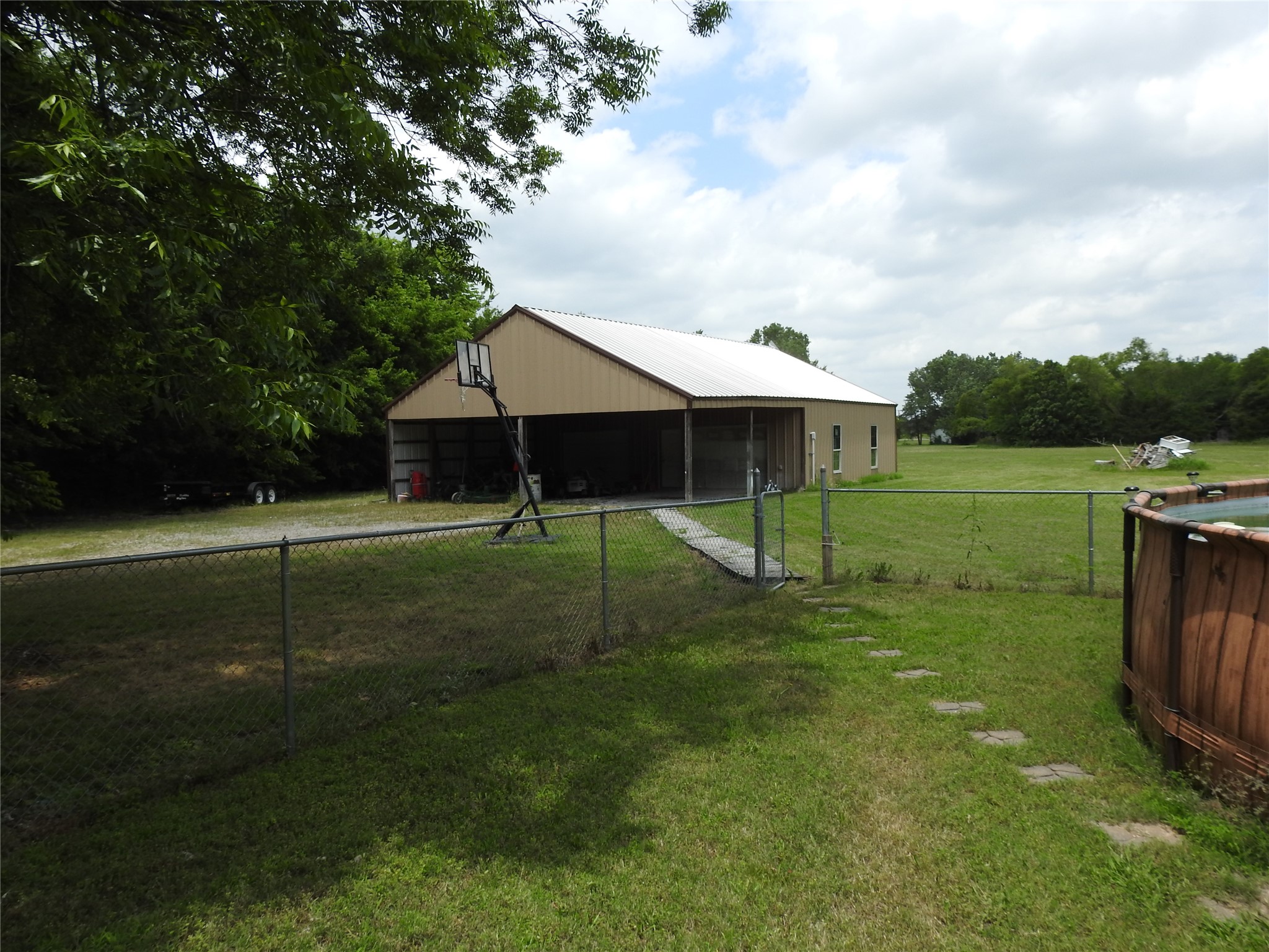 1468 County Road 4015 Savoy TX 75479