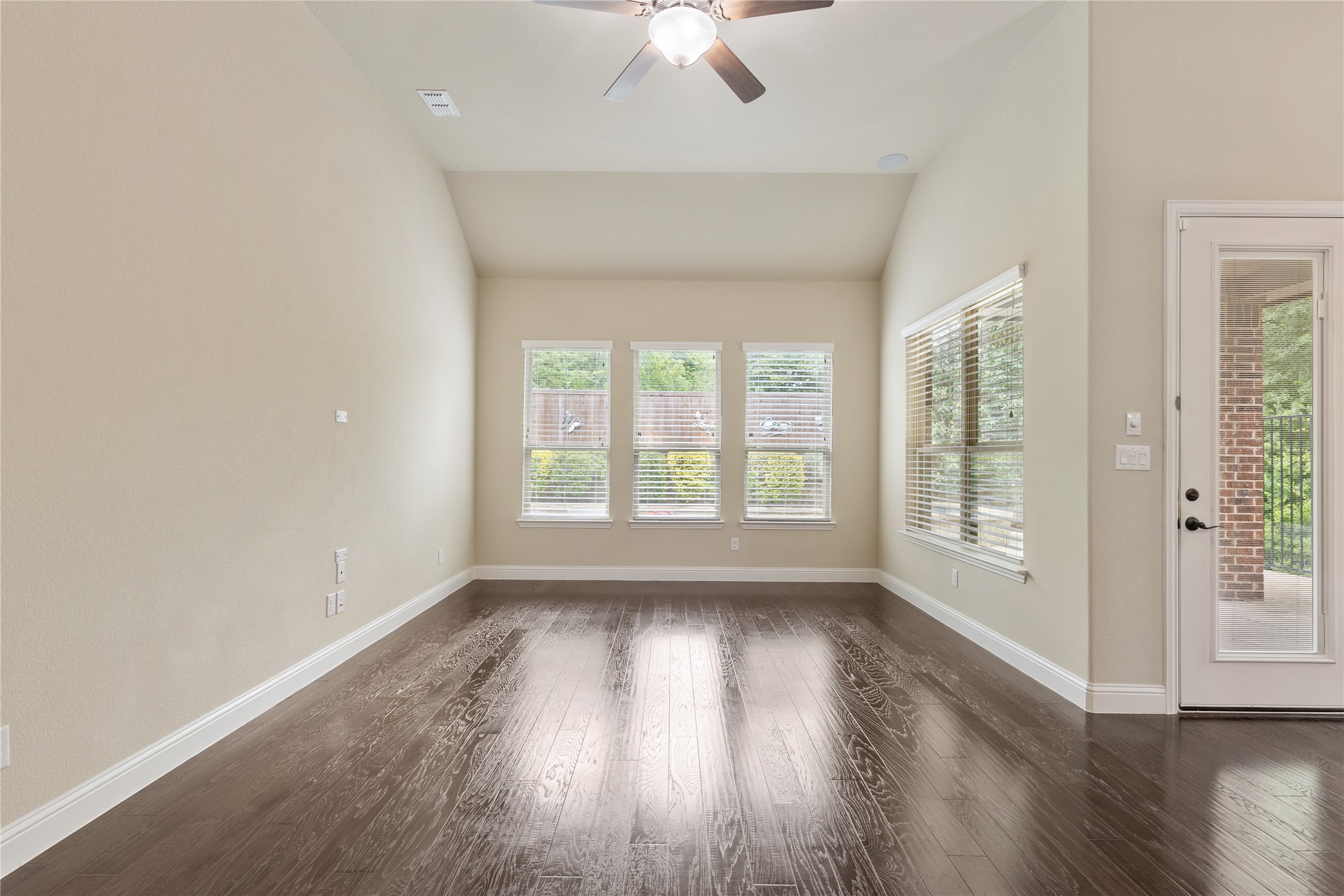 5876 Austin Waters The Colony TX 75056