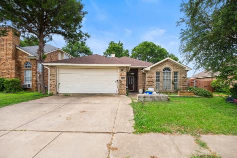 102 Moss Hill Drive Arlington TX 76018