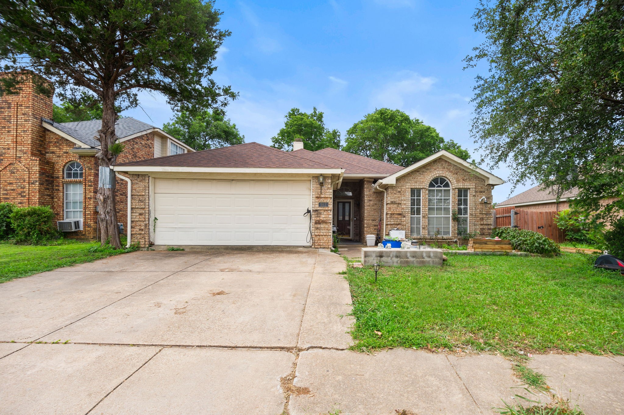 102 Moss Hill Drive Arlington TX 76018