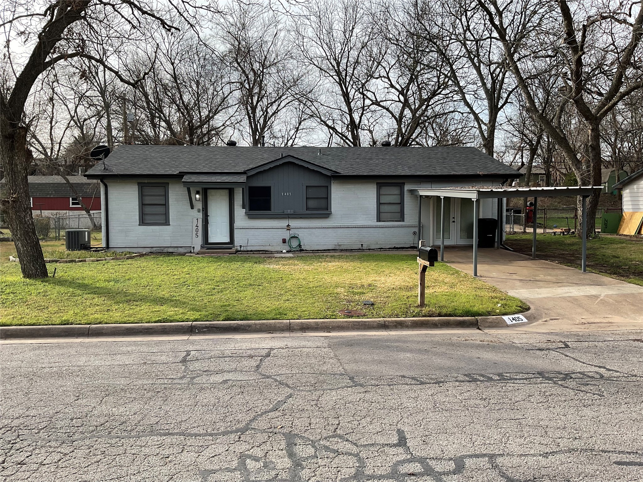 1405 W Ball Street Weatherford TX 76086