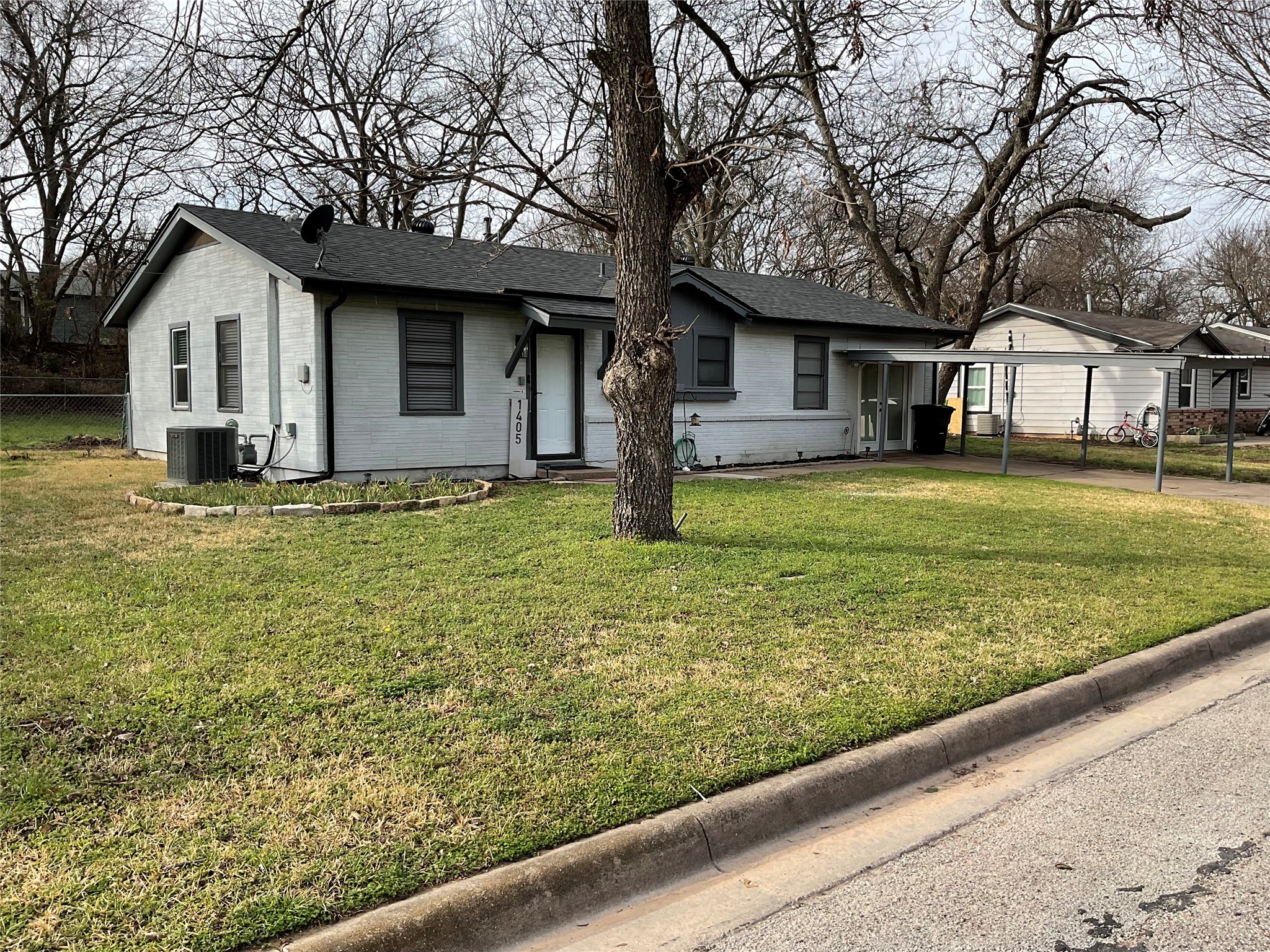 1405 W Ball Street Weatherford TX 76086