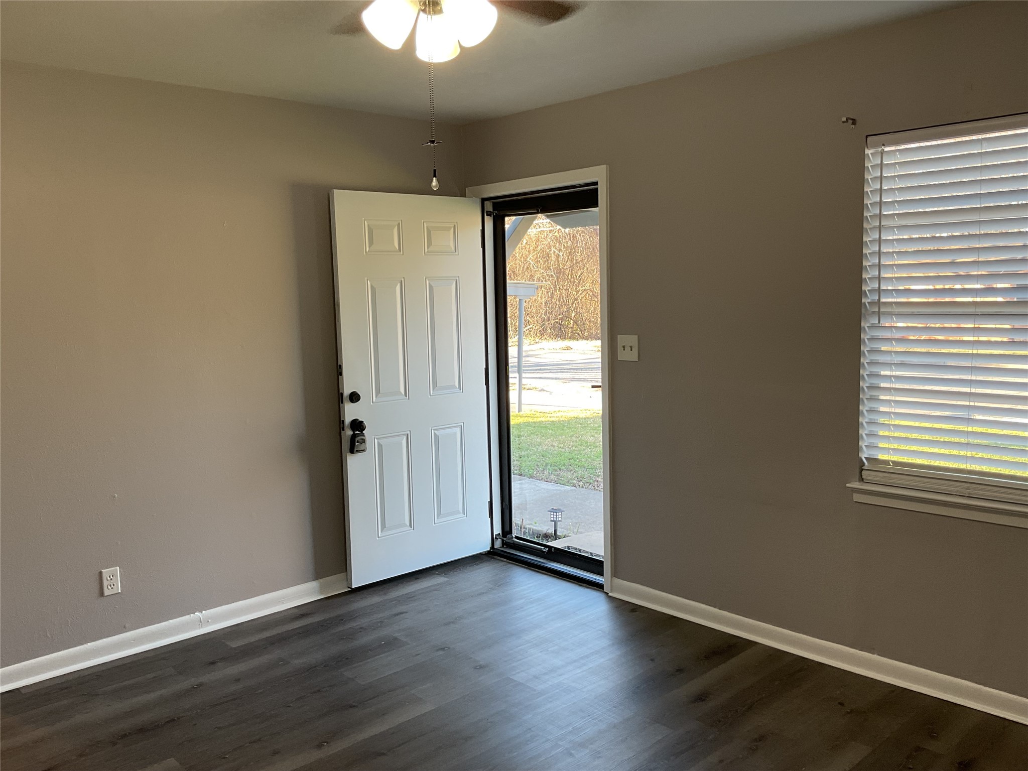 1405 W Ball Street Weatherford TX 76086