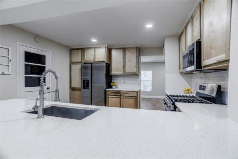 1300 Rebecca Lane Arlington TX 76014