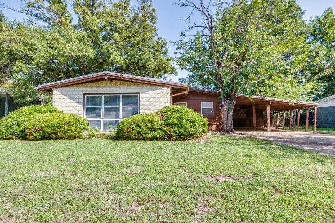 1826 Salem Street Irving TX 75061