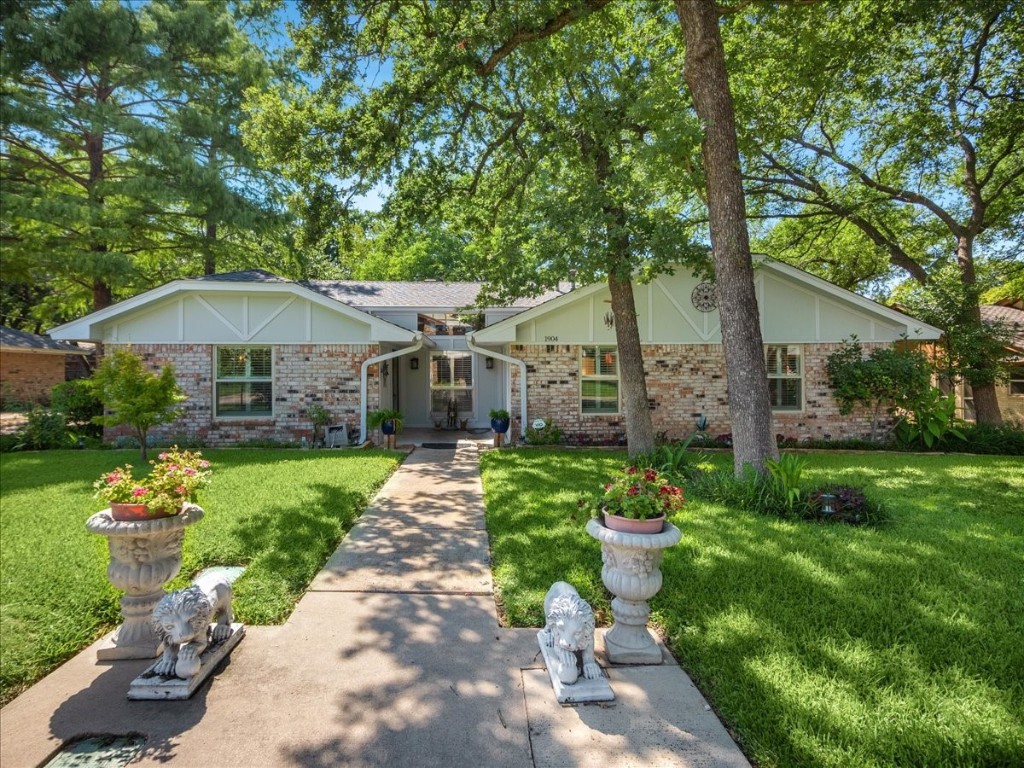 1904 Cleburn Drive Arlington TX 76012