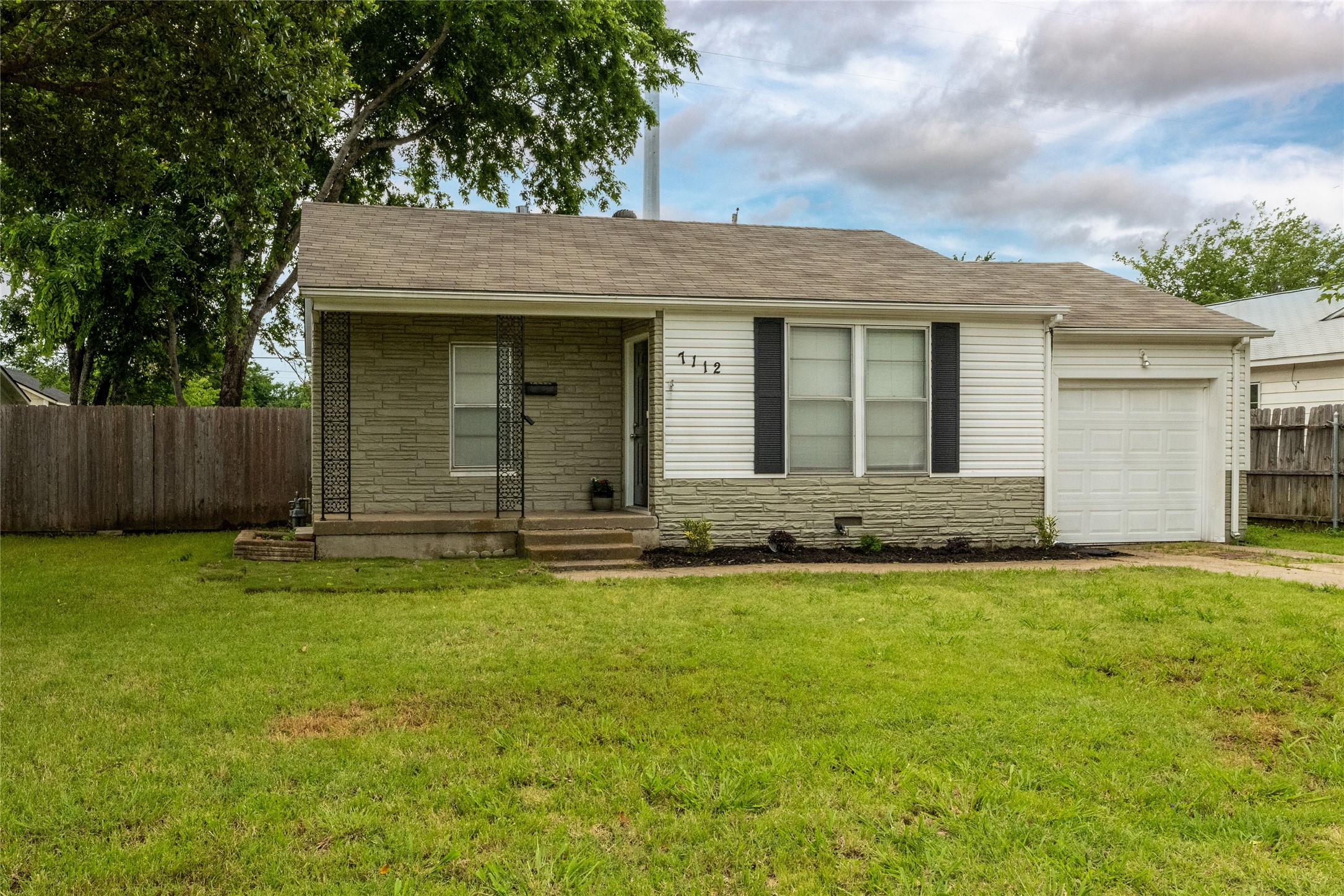 7112 Maple Park Drive Richland Hills TX 76118
