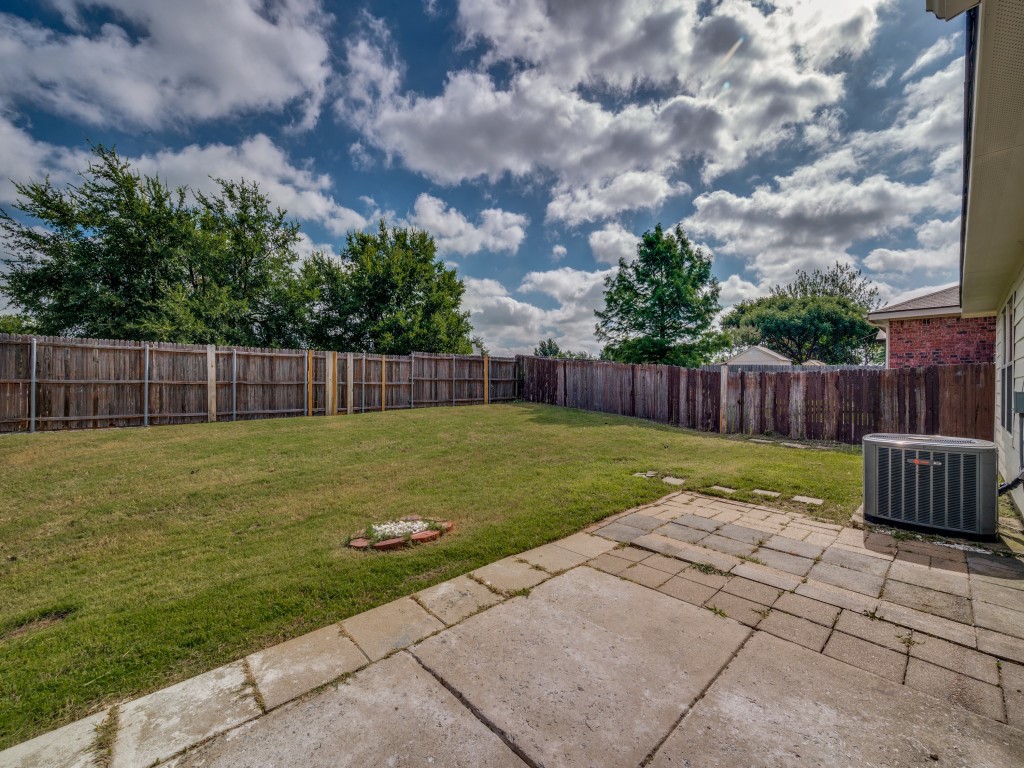 8821 Chisholm Trail Cross Roads TX 76227