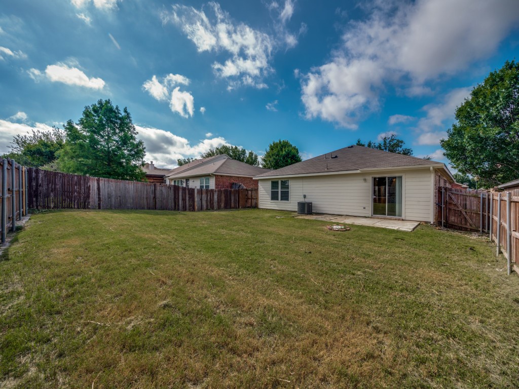 8821 Chisholm Trail Cross Roads TX 76227