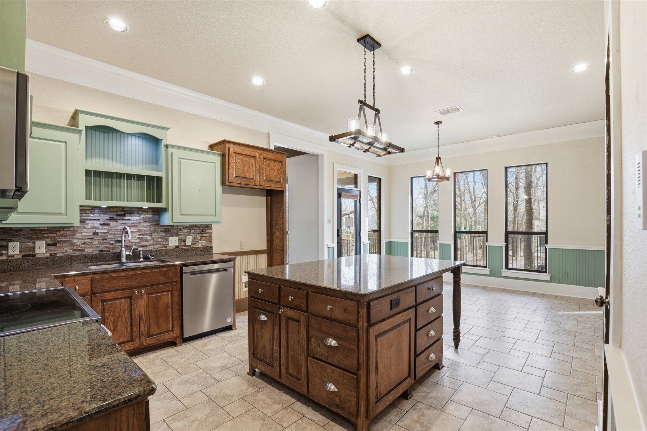 3806 Lakeshore Drive Weatherford TX 76087