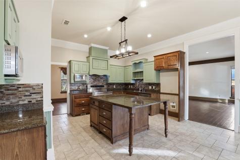 3806 Lakeshore Drive Weatherford TX 76087