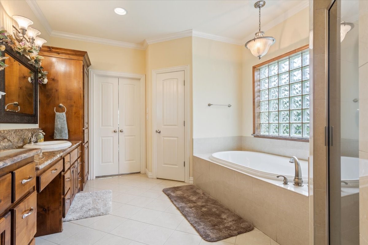 1125 Whispering Oaks China Spring TX 76633