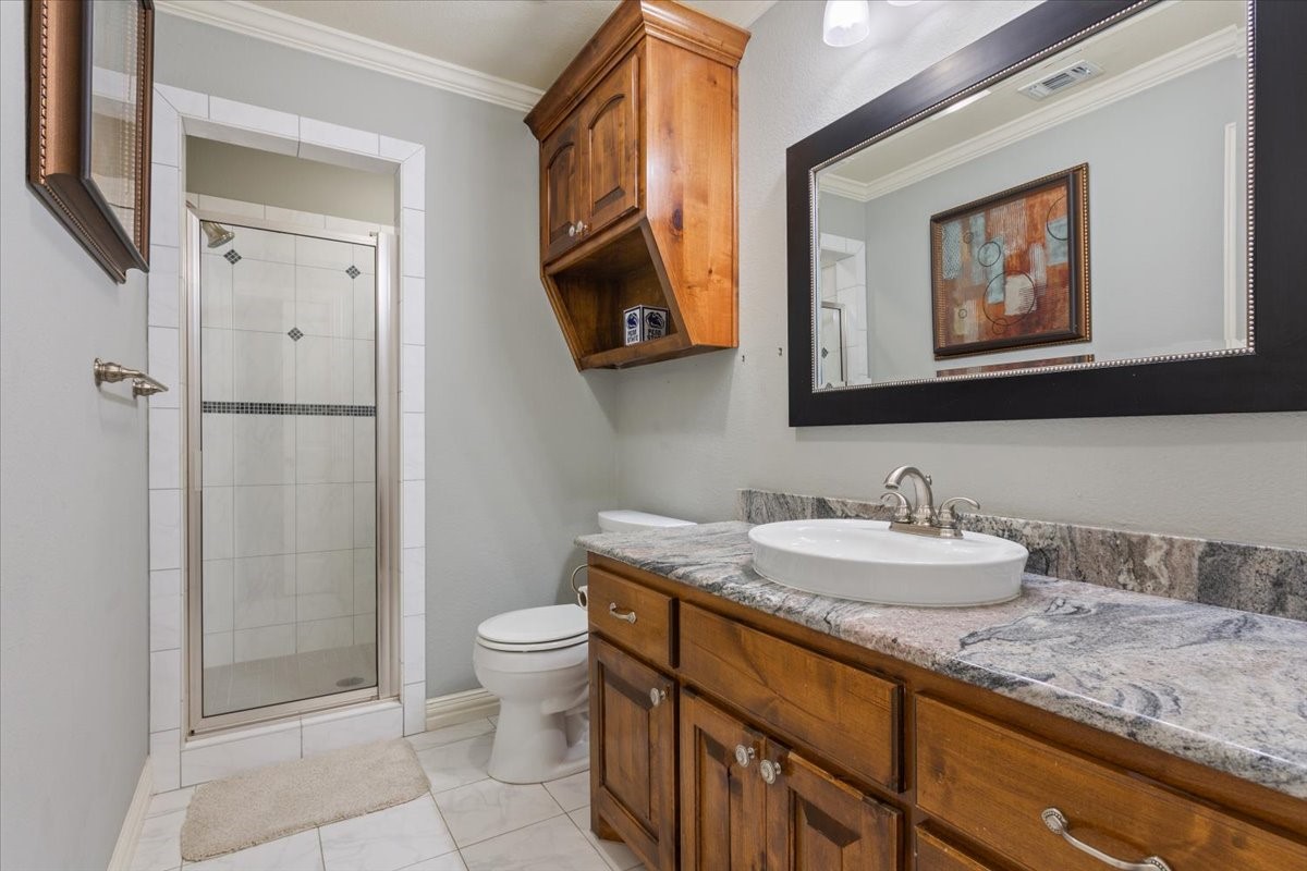 1125 Whispering Oaks China Spring TX 76633