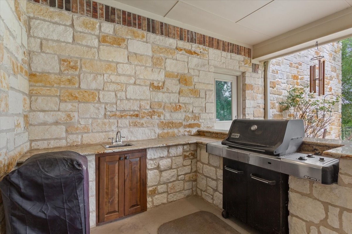 1125 Whispering Oaks China Spring TX 76633