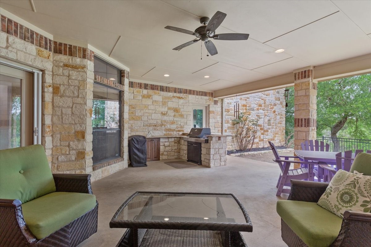 1125 Whispering Oaks China Spring TX 76633