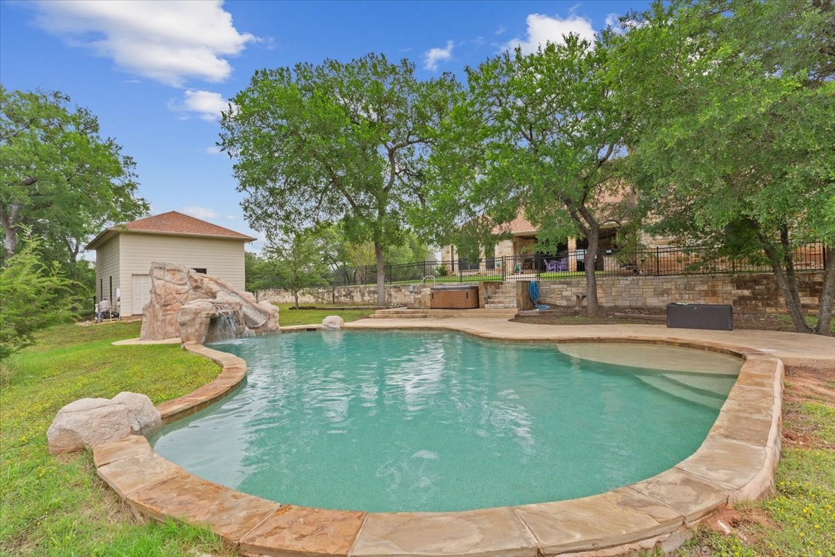1125 Whispering Oaks China Spring TX 76633
