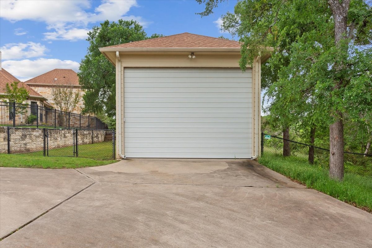 1125 Whispering Oaks China Spring TX 76633