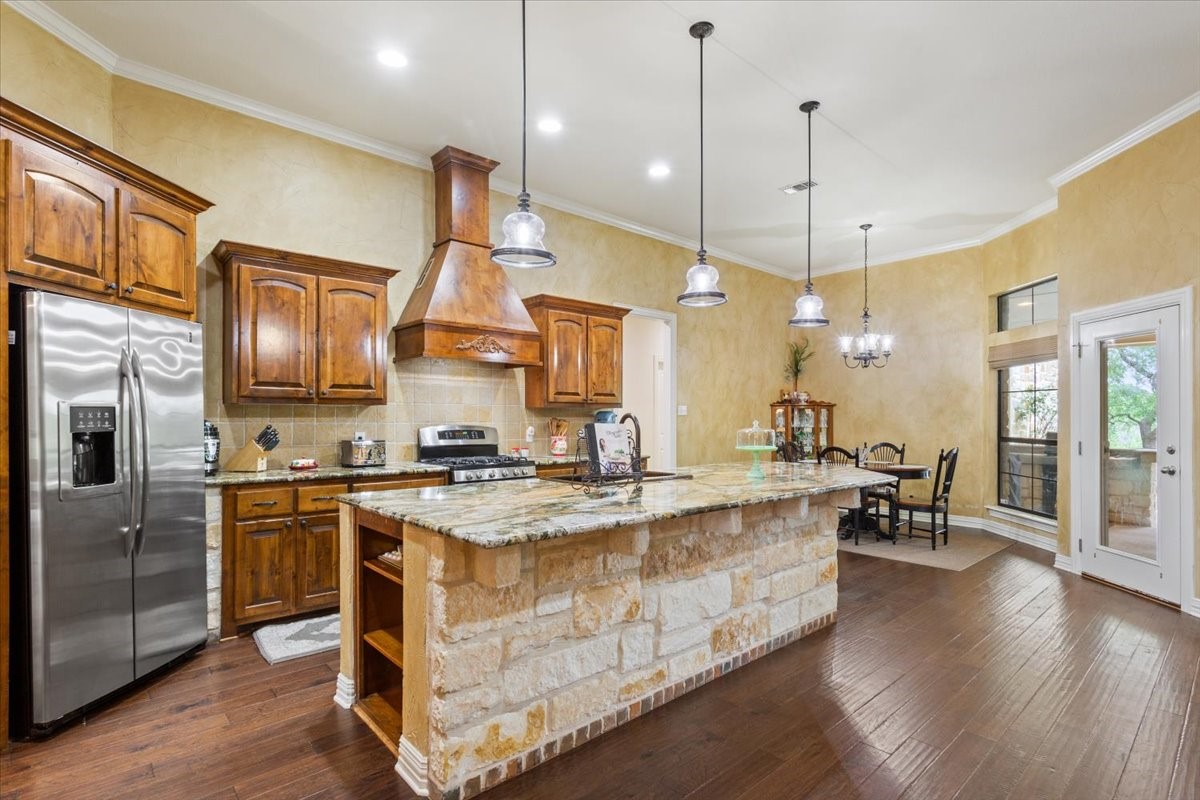1125 Whispering Oaks China Spring TX 76633