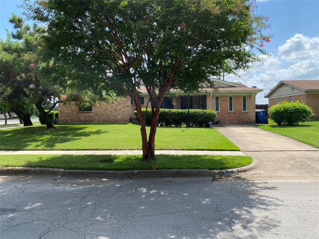 5041 Dupont Drive Dallas TX 75216