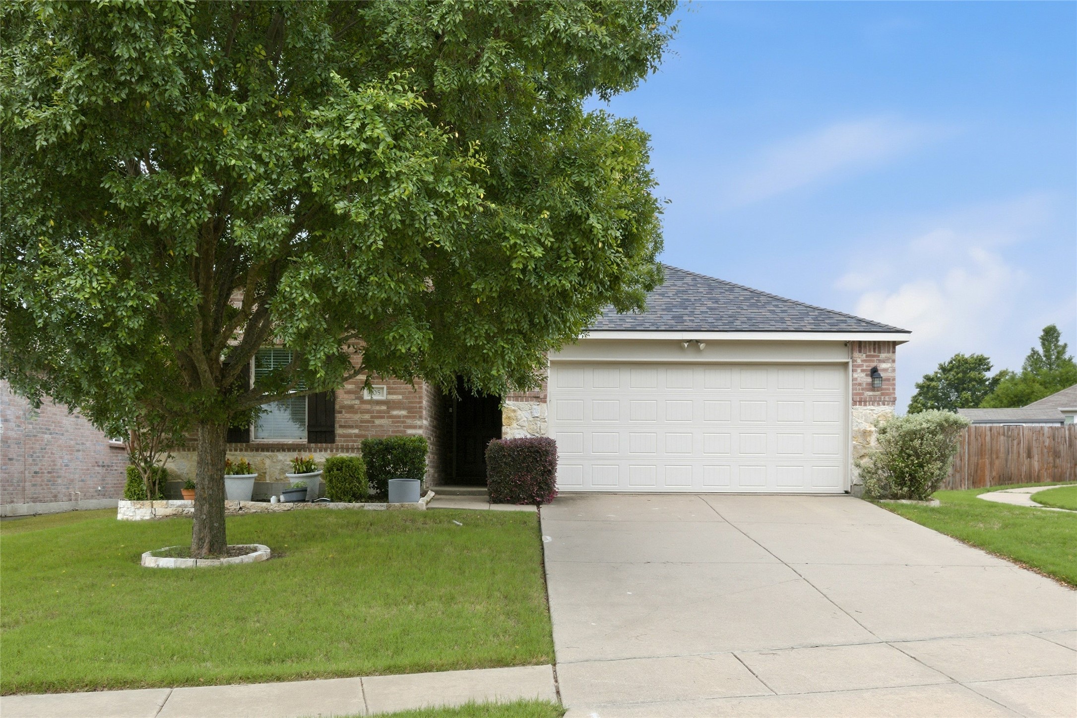 105 Honeysuckle Court Fate TX 75189