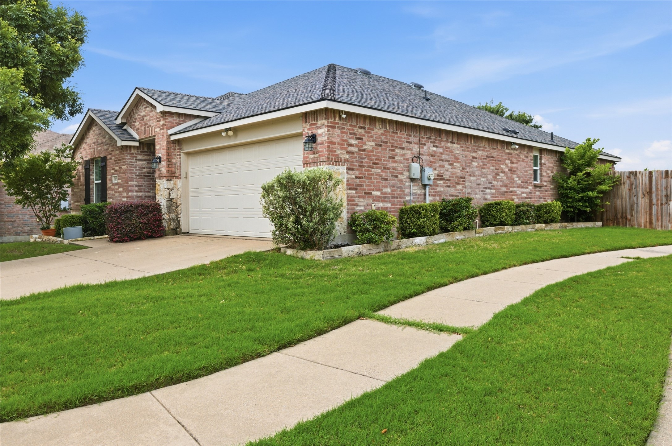 105 Honeysuckle Court Fate TX 75189
