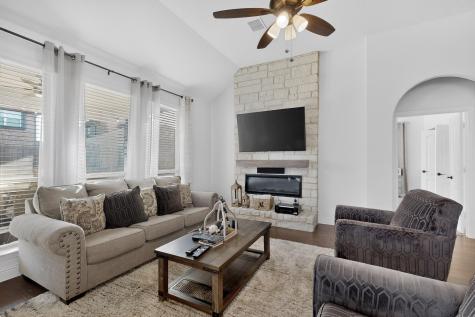 476 Wolf Creek Drive Waxahachie TX 75165