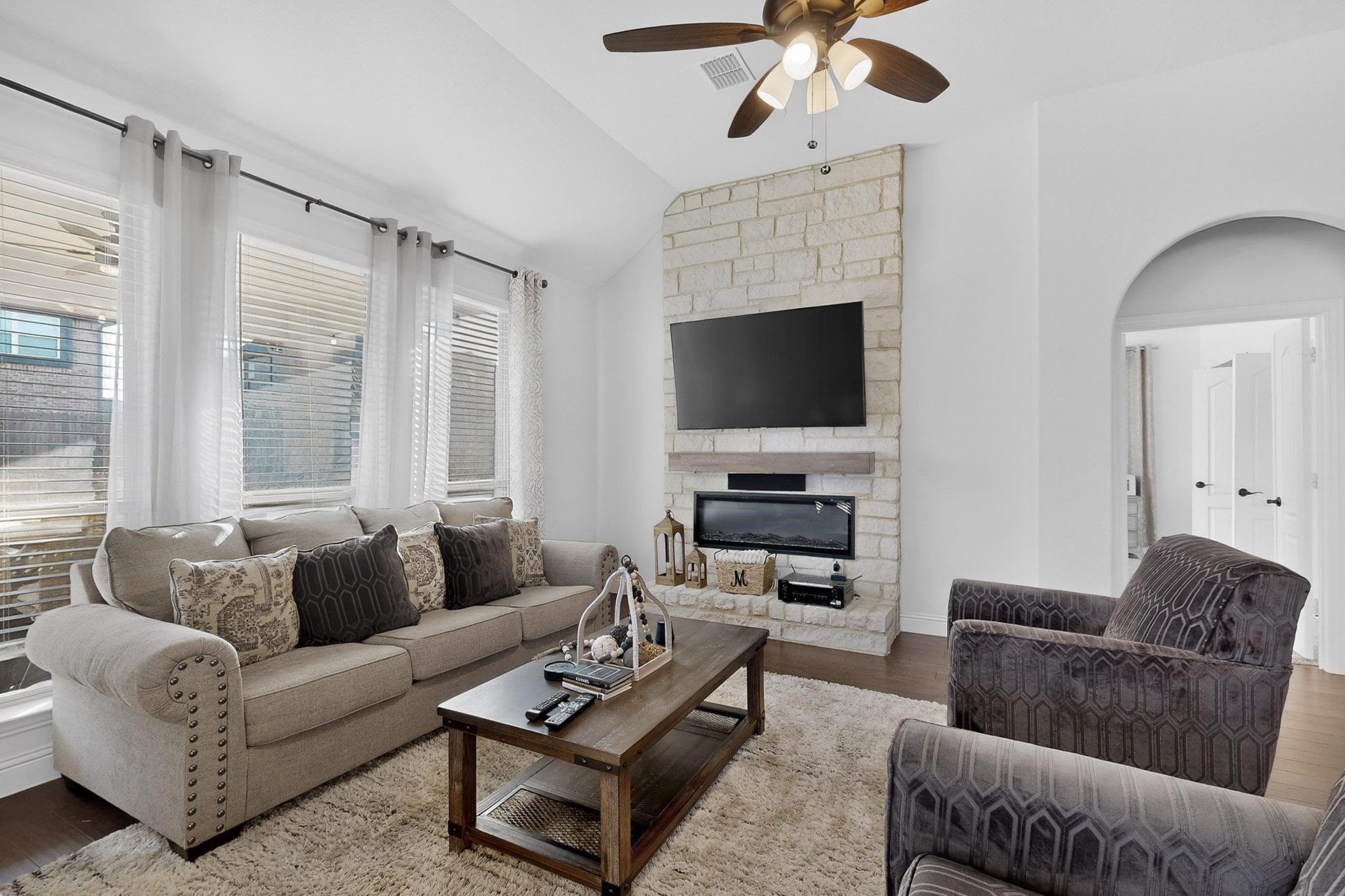 476 Wolf Creek Drive Waxahachie TX 75165