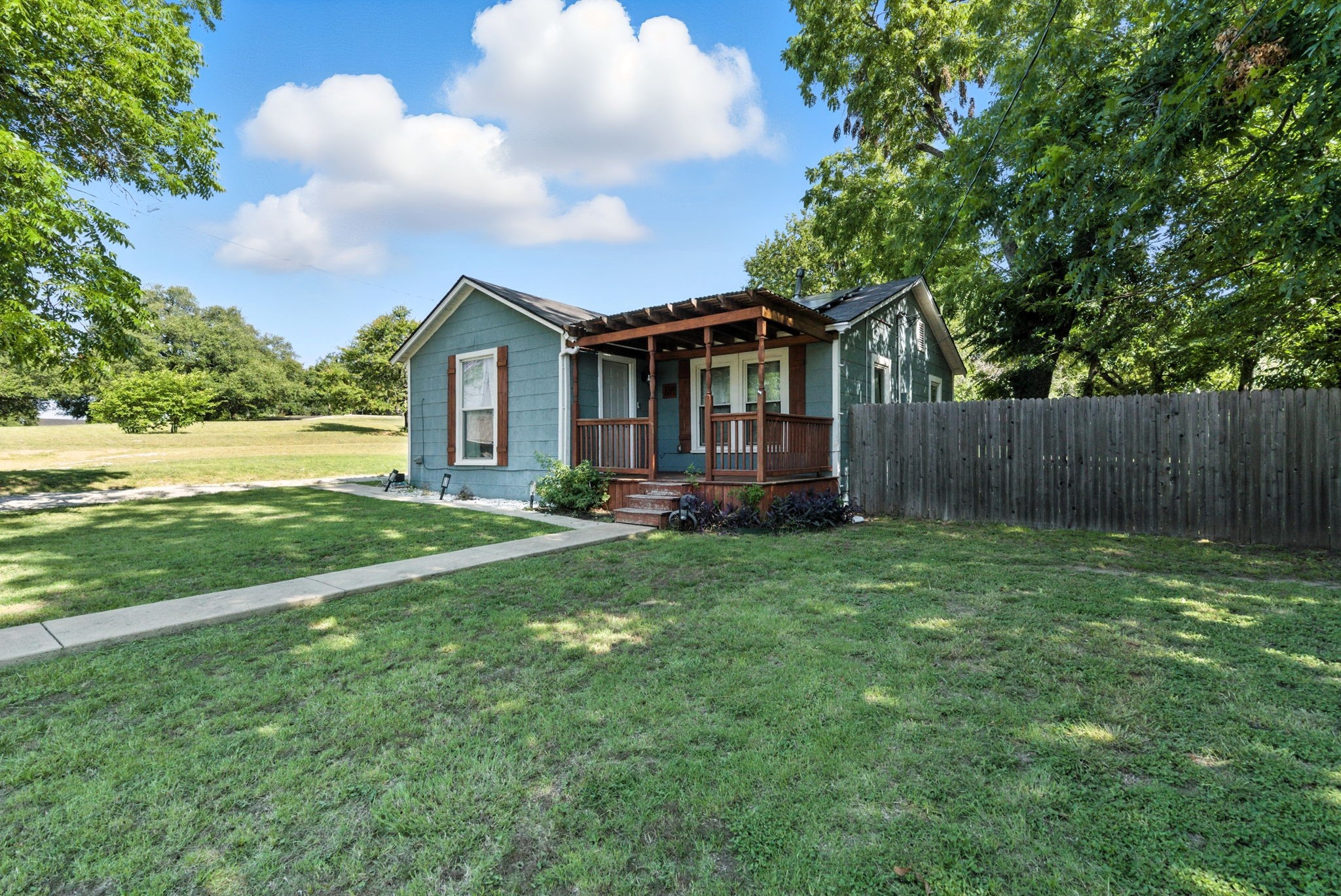 116 W 7th Street Weatherford TX 76086