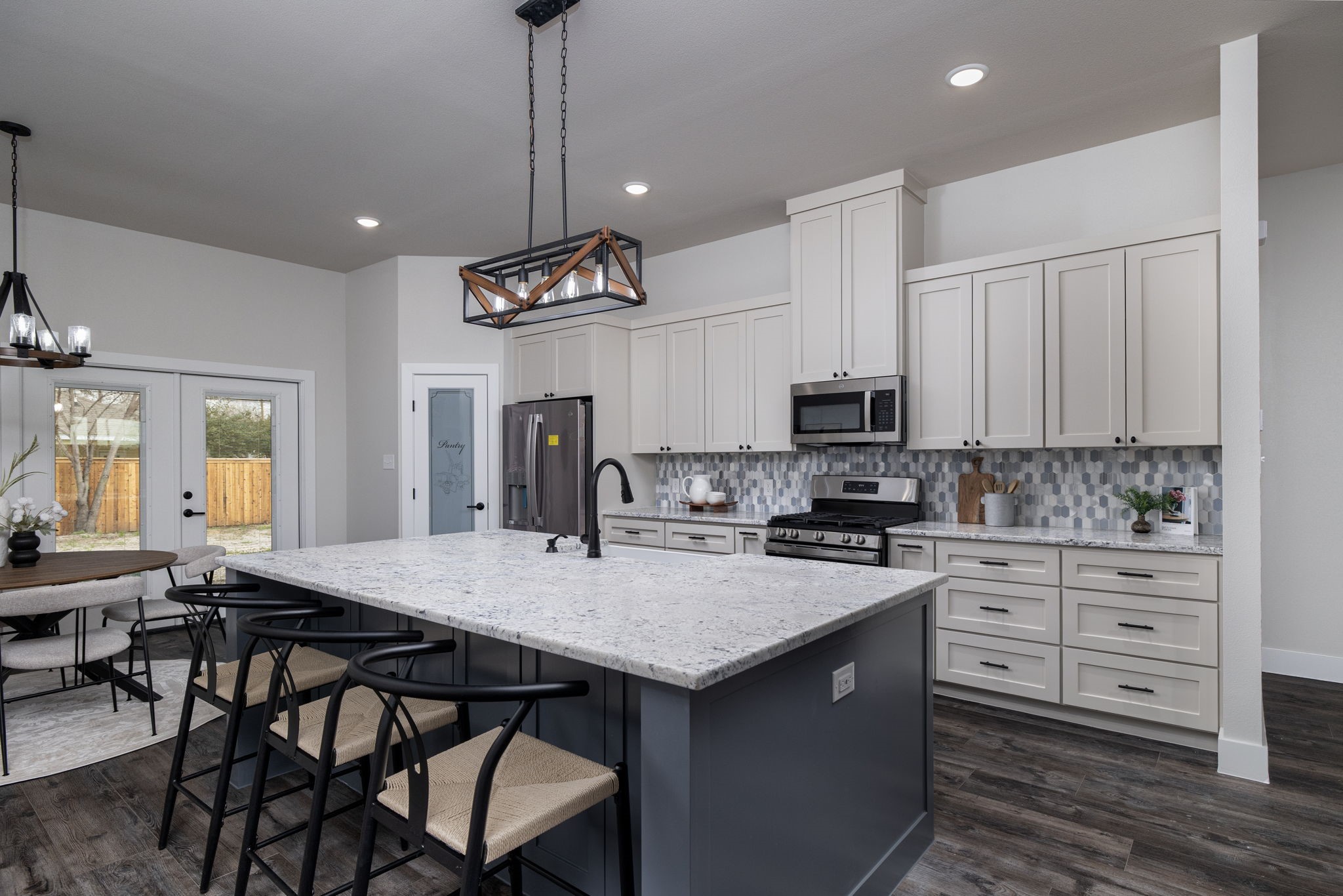 621 Oaklawn Drive River Oaks TX 76114